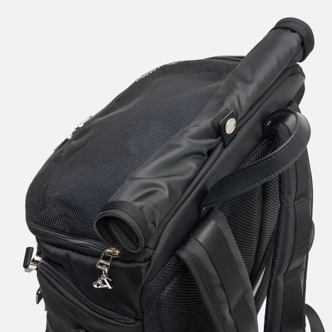 Ultimate Backpack – STANDING ON THE BLUE